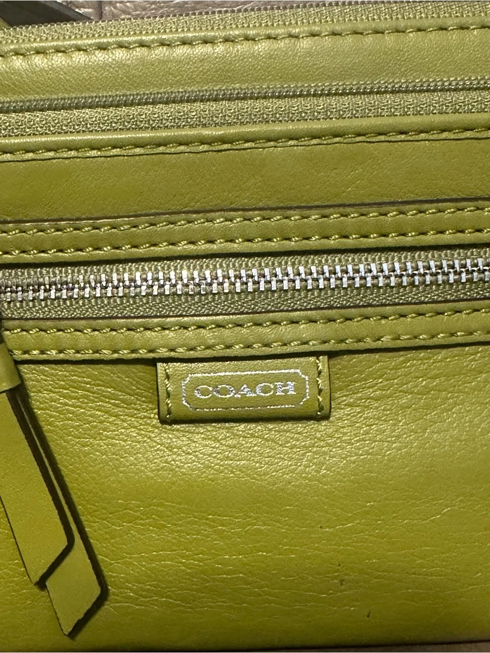 NWT Coach Grass Green Daisy Wristlet Clutch Silver Y2K Wallet - Picture 2 of 9